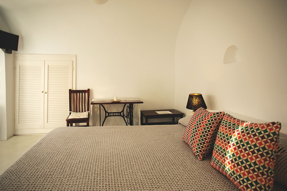 Remezzo Villas — Hotel rooms in Imerovigli, South Aegean