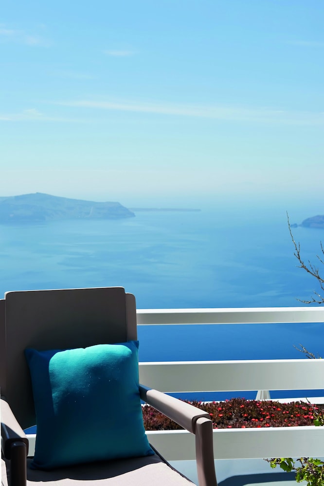Remezzo Villas — Hotel rooms in Imerovigli, South Aegean