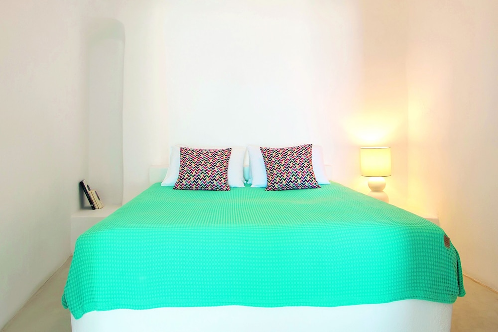 Remezzo Villas — Hotel rooms in Imerovigli, South Aegean