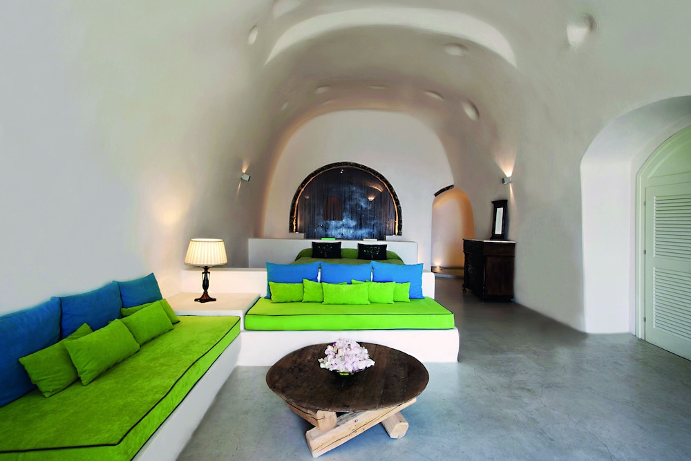 Remezzo Villas — Hotel rooms in Imerovigli, South Aegean