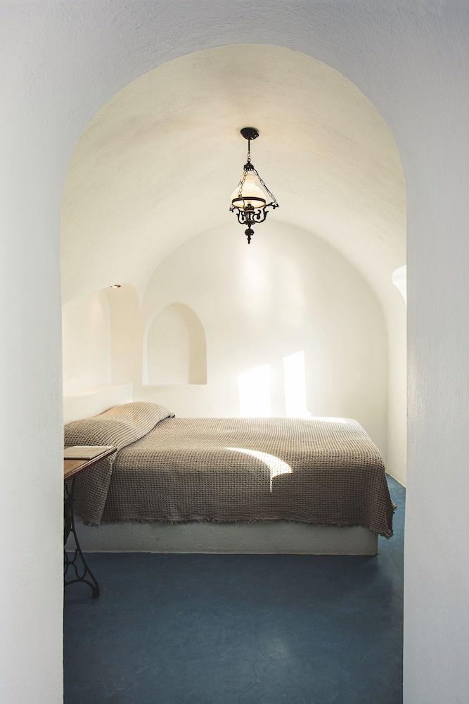 Remezzo Villas — Hotel rooms in Imerovigli, South Aegean
