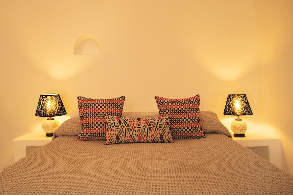 Remezzo Villas — Hotel rooms in Imerovigli, South Aegean