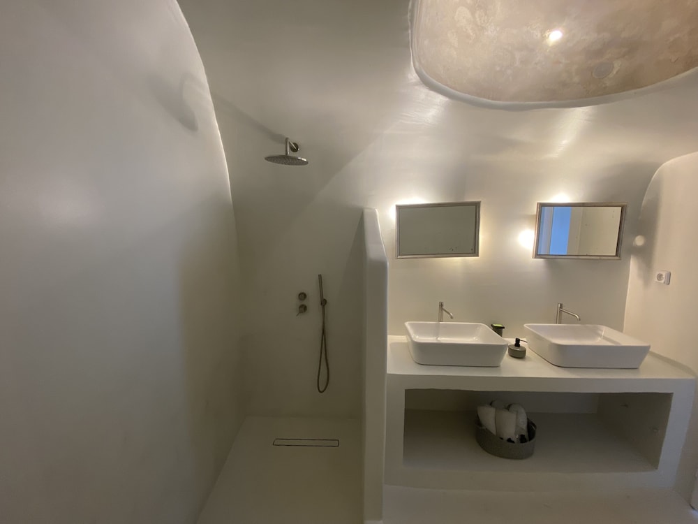 Remezzo Villas — Hotel rooms in Imerovigli, South Aegean