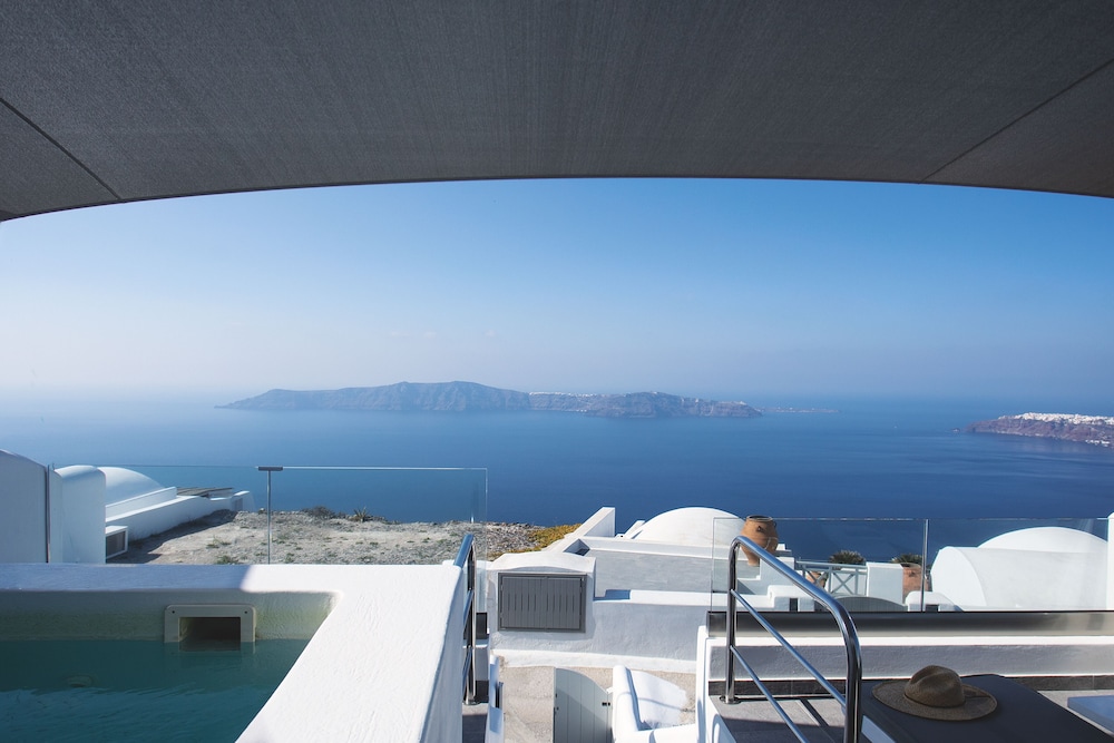 Remezzo Villas — Hotel building in Imerovigli, South Aegean