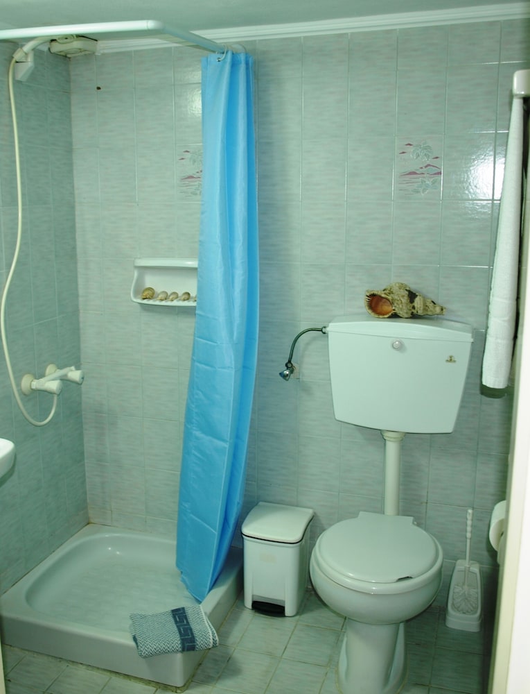 Levante Beach Hotel — Hotel rooms in Kamari, South Aegean