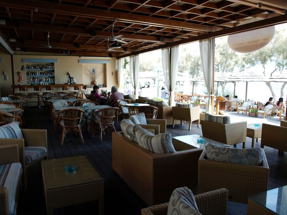 Levante Beach Hotel — Restaurant & bars in Kamari, South Aegean