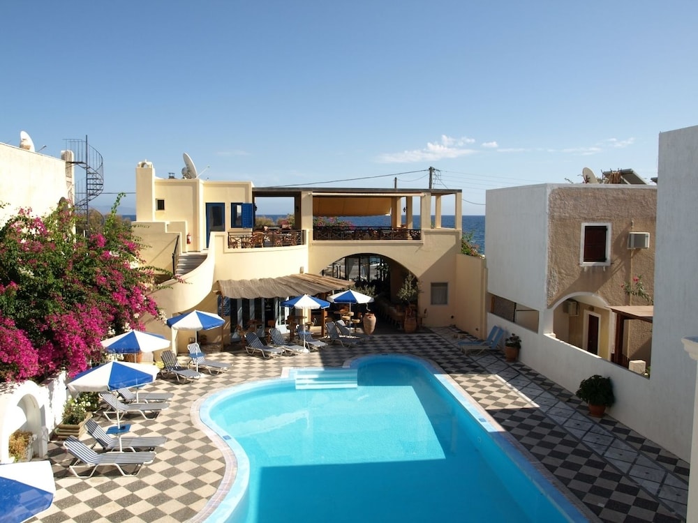 Levante Beach Hotel — Swimming pool in Kamari, South Aegean