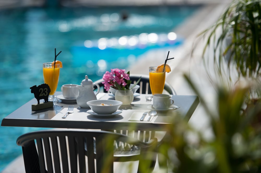 Sundance Apartments and Suites — Restaurant & bars in Hersonissos