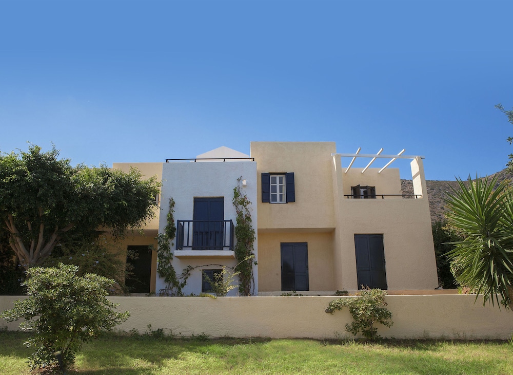 Sundance Apartments and Suites — Hotel building in Hersonissos
