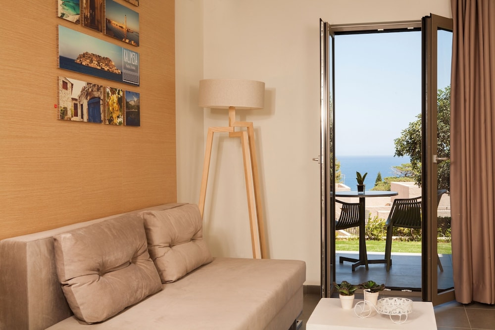 Sundance Apartments and Suites — Hotel rooms in Hersonissos