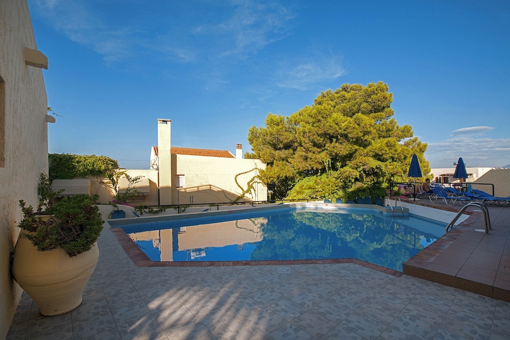 Sundance Apartments and Suites — Main photo in Hersonissos