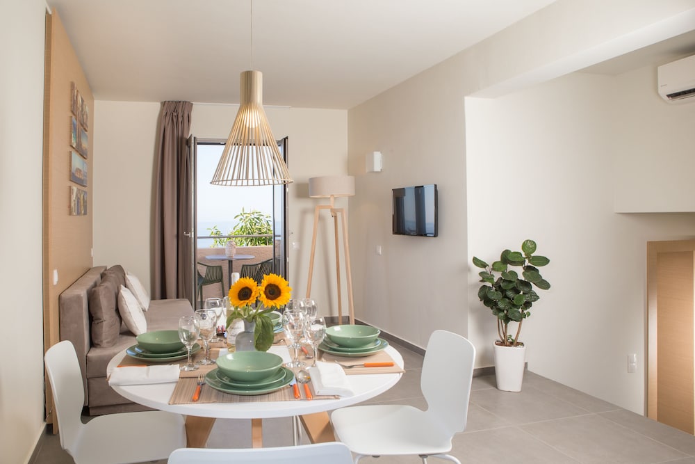 Sundance Apartments and Suites — Hotel rooms in Hersonissos