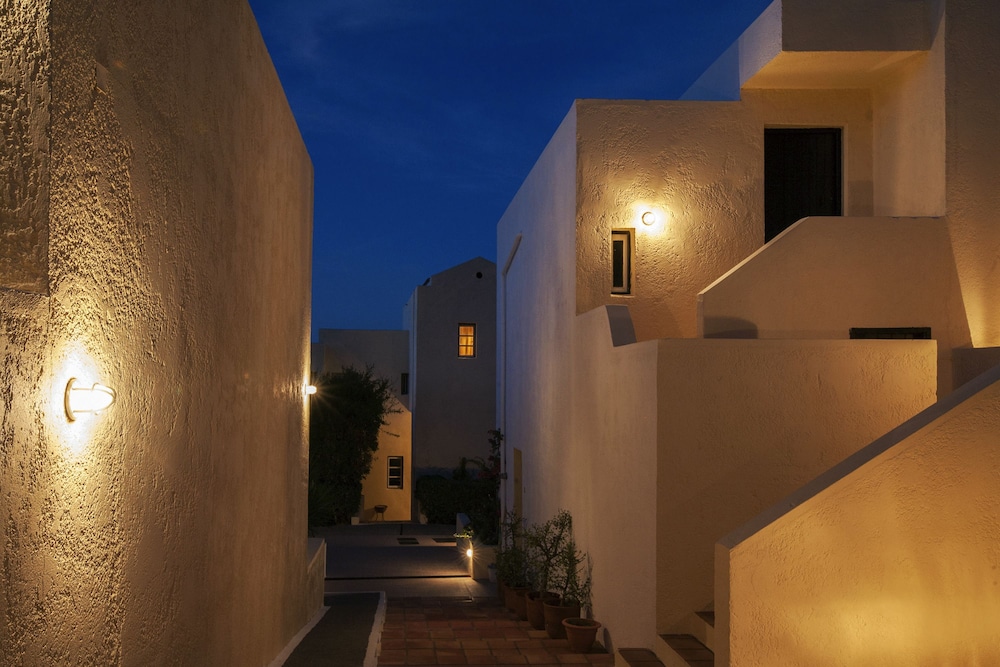 Sundance Apartments and Suites — Hotel building in Hersonissos