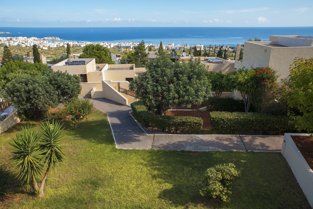 Sundance Apartments and Suites — Hotel building in Hersonissos