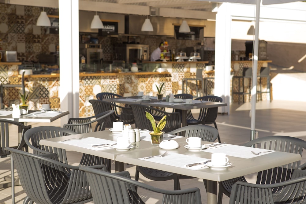 Sundance Apartments and Suites — Restaurant & bars in Hersonissos