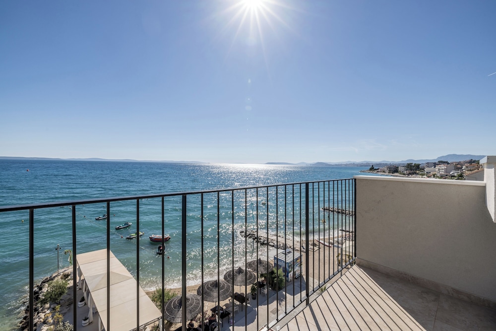 Hotel Aria — Beach in Podstrana, Split-Dalmatia