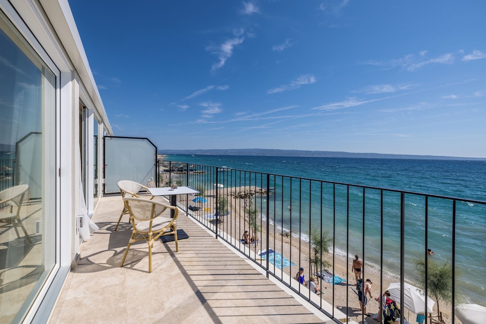 Hotel Aria — Beach in Podstrana, Split-Dalmatia