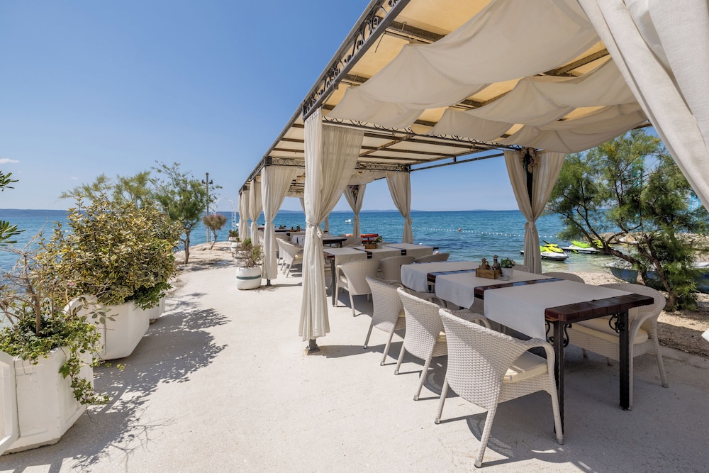 Hotel Aria — Restaurant & bars in Podstrana, Split-Dalmatia