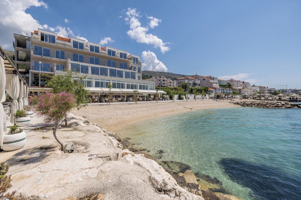 Hotel Aria — Beach in Podstrana, Split-Dalmatia