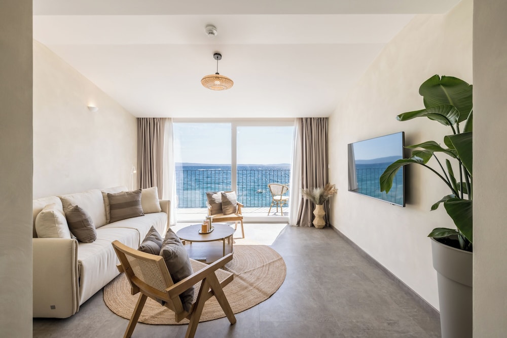 Hotel Aria — Hotel rooms in Podstrana, Split-Dalmatia