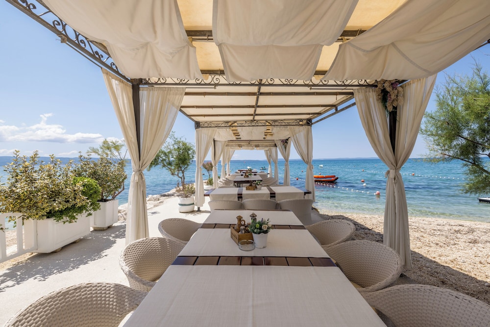 Hotel Aria — Restaurant & bars in Podstrana, Split-Dalmatia