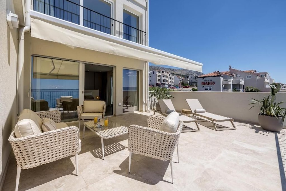 Hotel Aria — Hotel building in Podstrana, Split-Dalmatia