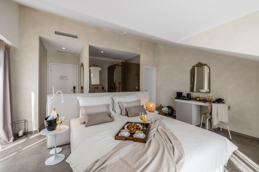 Hotel Aria — Hotel rooms in Podstrana, Split-Dalmatia
