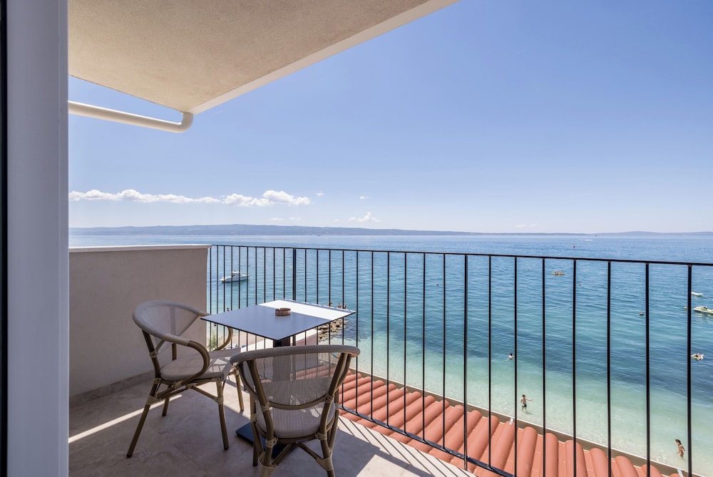 Hotel Aria — Beach in Podstrana, Split-Dalmatia