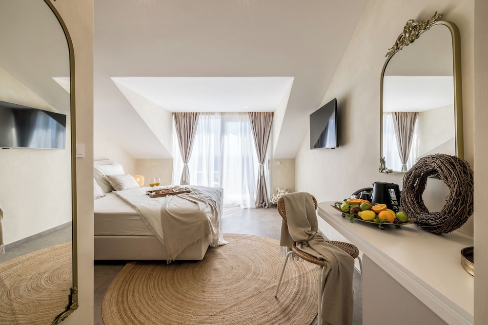 Hotel Aria — Hotel rooms in Podstrana, Split-Dalmatia
