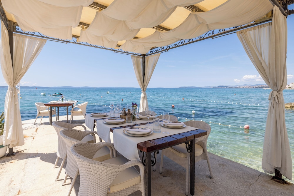 Hotel Aria — Restaurant & bars in Podstrana, Split-Dalmatia