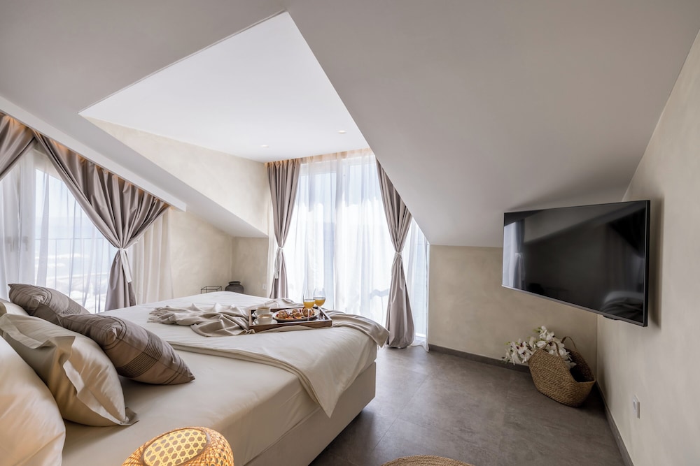 Hotel Aria — Hotel rooms in Podstrana, Split-Dalmatia