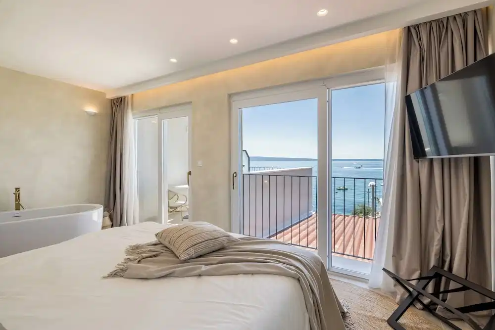 Hotel Aria — Hotel rooms in Podstrana, Split-Dalmatia