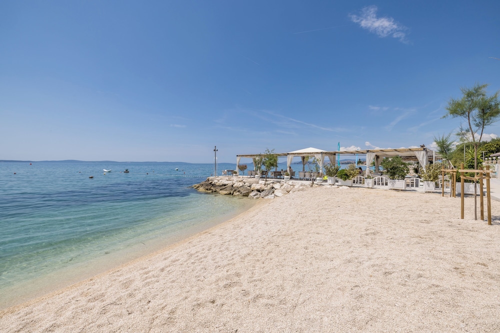 Hotel Aria — Beach in Podstrana, Split-Dalmatia