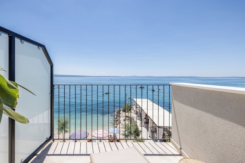 Hotel Aria — Beach in Podstrana, Split-Dalmatia