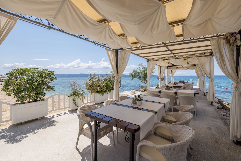 Hotel Aria — Restaurant & bars in Podstrana, Split-Dalmatia