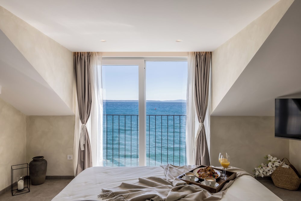 Hotel Aria — Hotel rooms in Podstrana, Split-Dalmatia