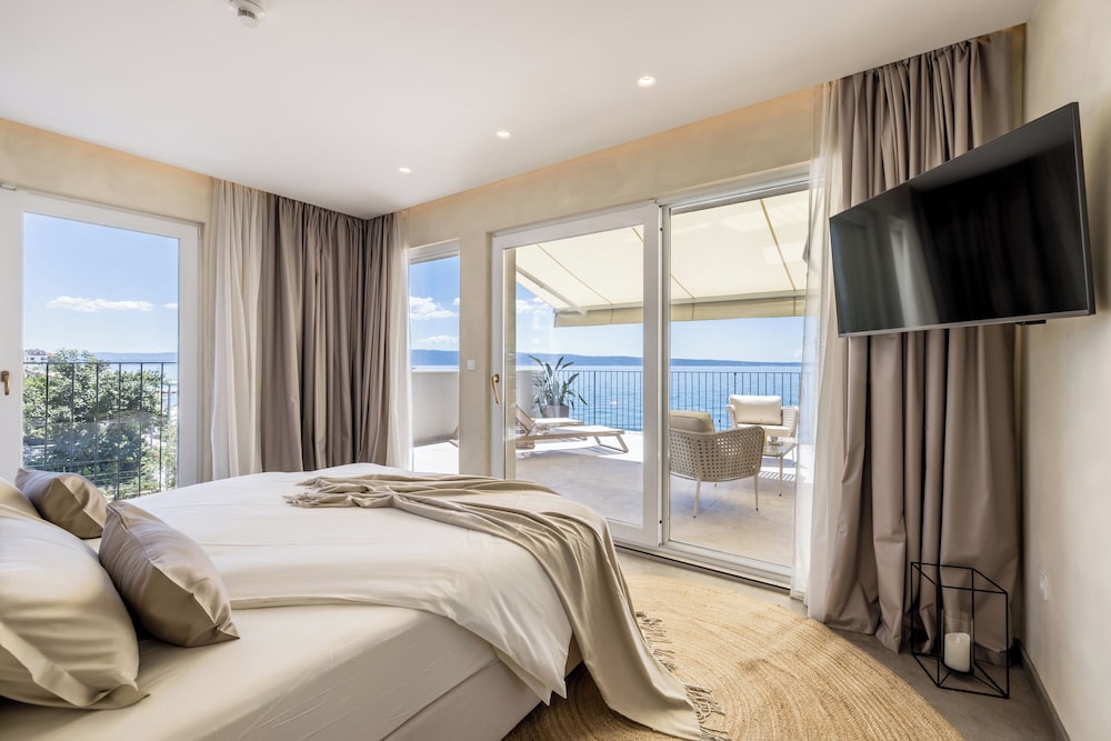 Hotel Aria — Hotel rooms in Podstrana, Split-Dalmatia