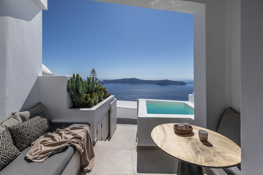 LUKAS Aethereal Living — Hotel rooms in Imerovigli, South Aegean