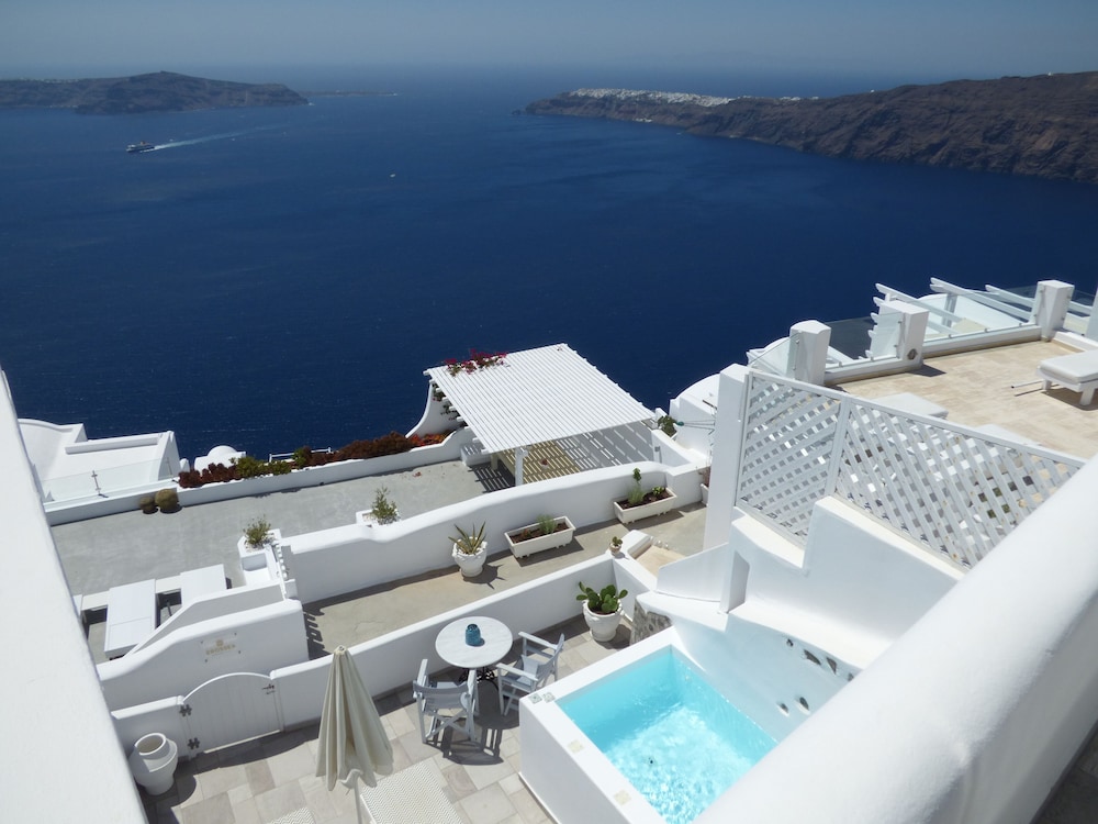 LUKAS Aethereal Living — Swimming pool in Imerovigli, South Aegean