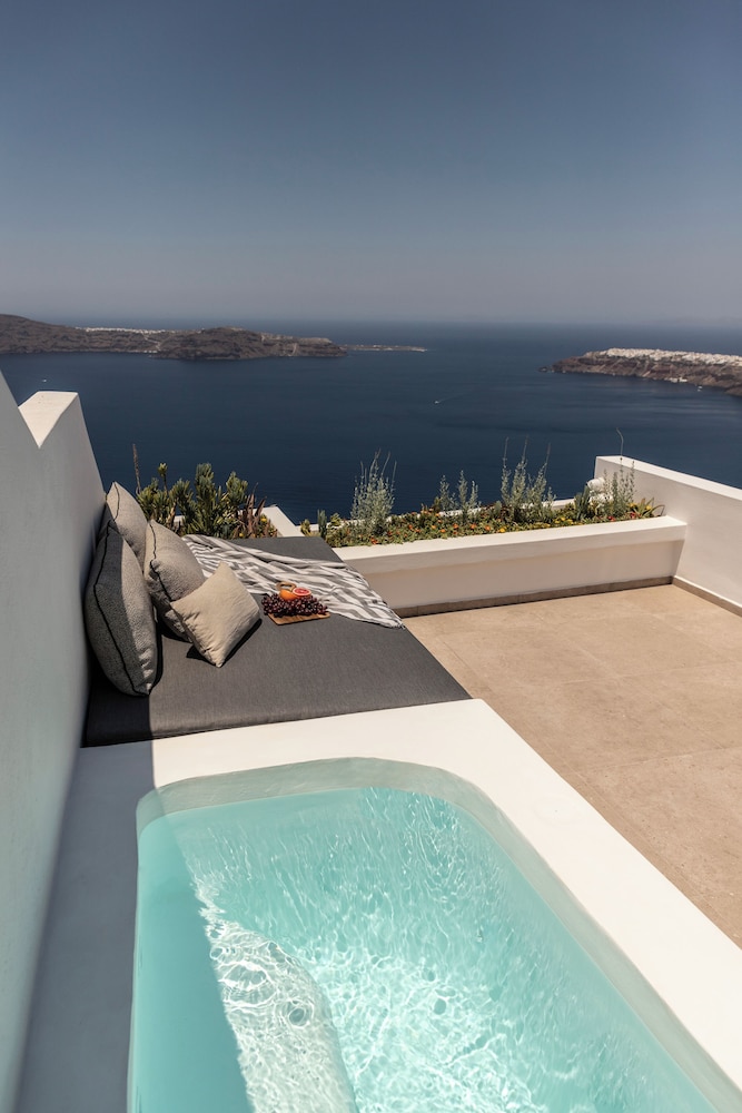 LUKAS Aethereal Living — Main photo in Imerovigli, South Aegean