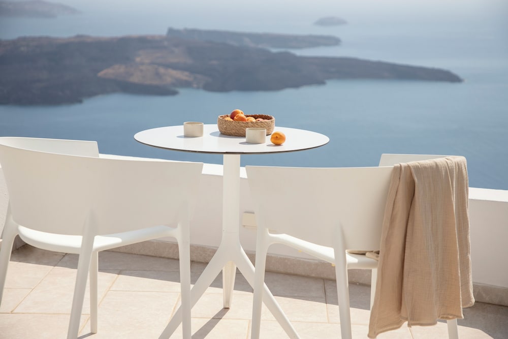 LUKAS Aethereal Living — Restaurant & bars in Imerovigli, South Aegean