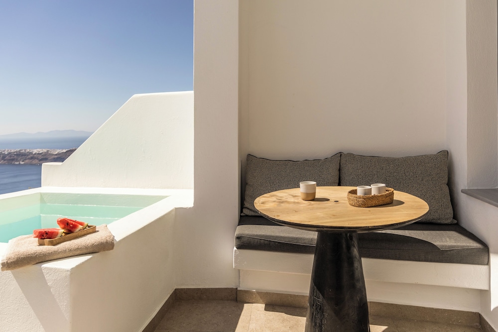 LUKAS Aethereal Living — Hotel rooms in Imerovigli, South Aegean