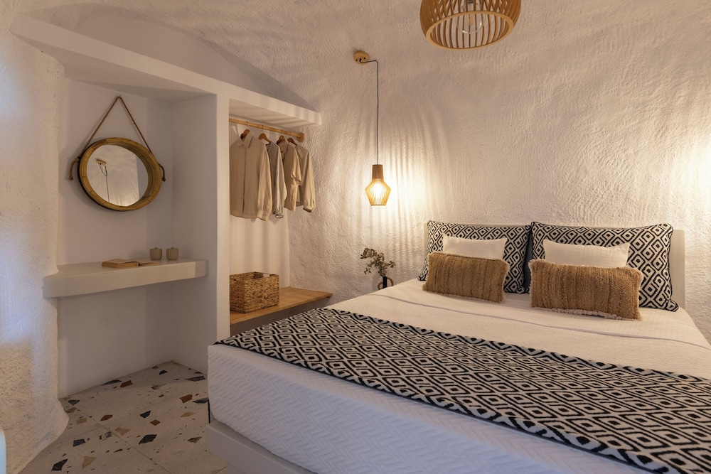 LUKAS Aethereal Living — Hotel rooms in Imerovigli, South Aegean