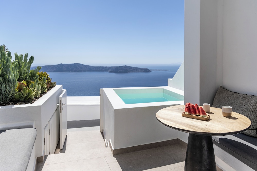 LUKAS Aethereal Living — Swimming pool in Imerovigli, South Aegean