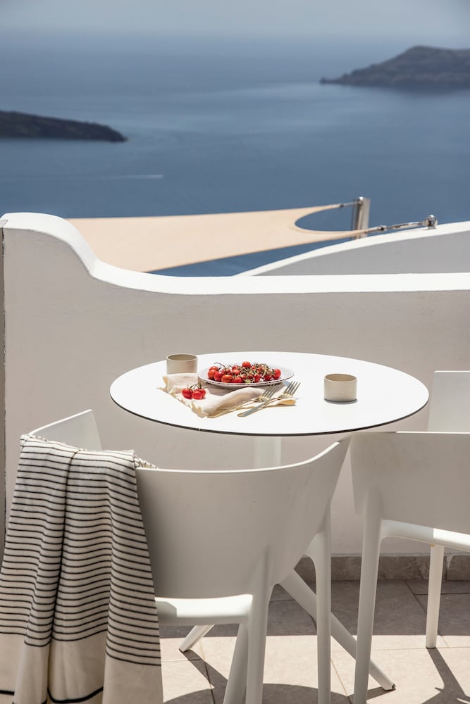 LUKAS Aethereal Living — Restaurant & bars in Imerovigli, South Aegean