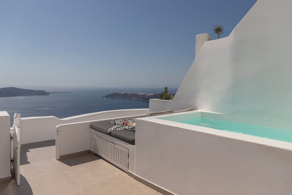 LUKAS Aethereal Living — Swimming pool in Imerovigli, South Aegean