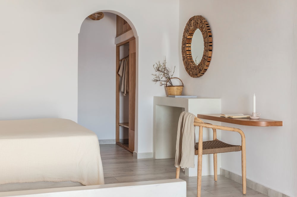 LUKAS Aethereal Living — Hotel rooms in Imerovigli, South Aegean