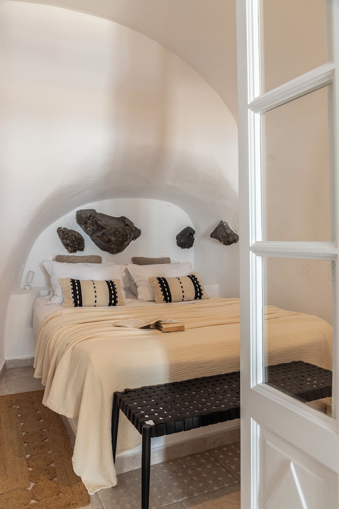 LUKAS Aethereal Living — Hotel rooms in Imerovigli, South Aegean