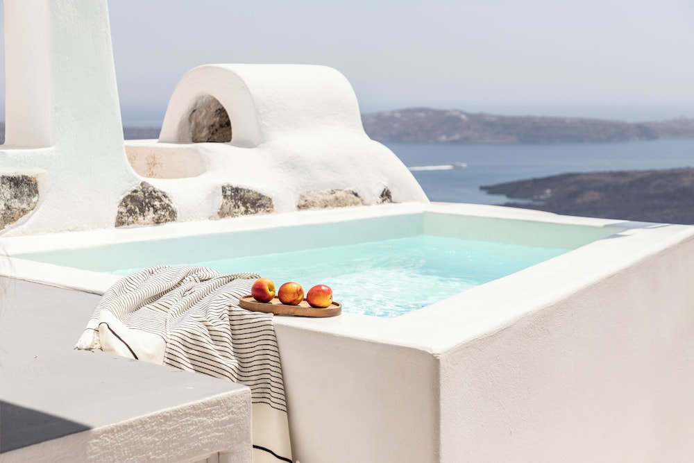 LUKAS Aethereal Living — Swimming pool in Imerovigli, South Aegean