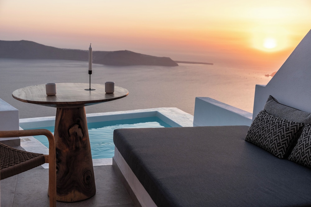 LUKAS Aethereal Living — Hotel rooms in Imerovigli, South Aegean